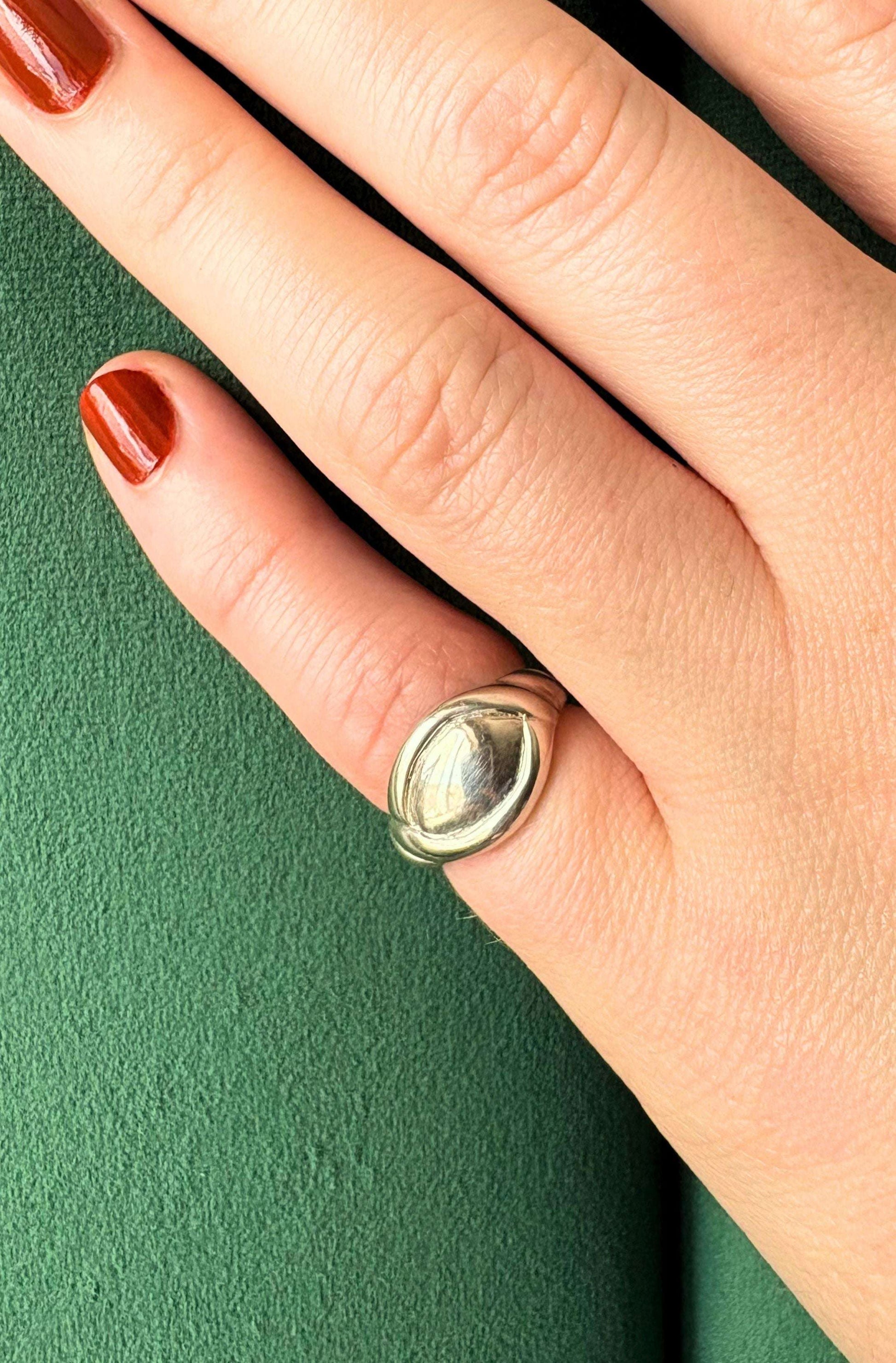 Ecliptica - Oval Signet Ring