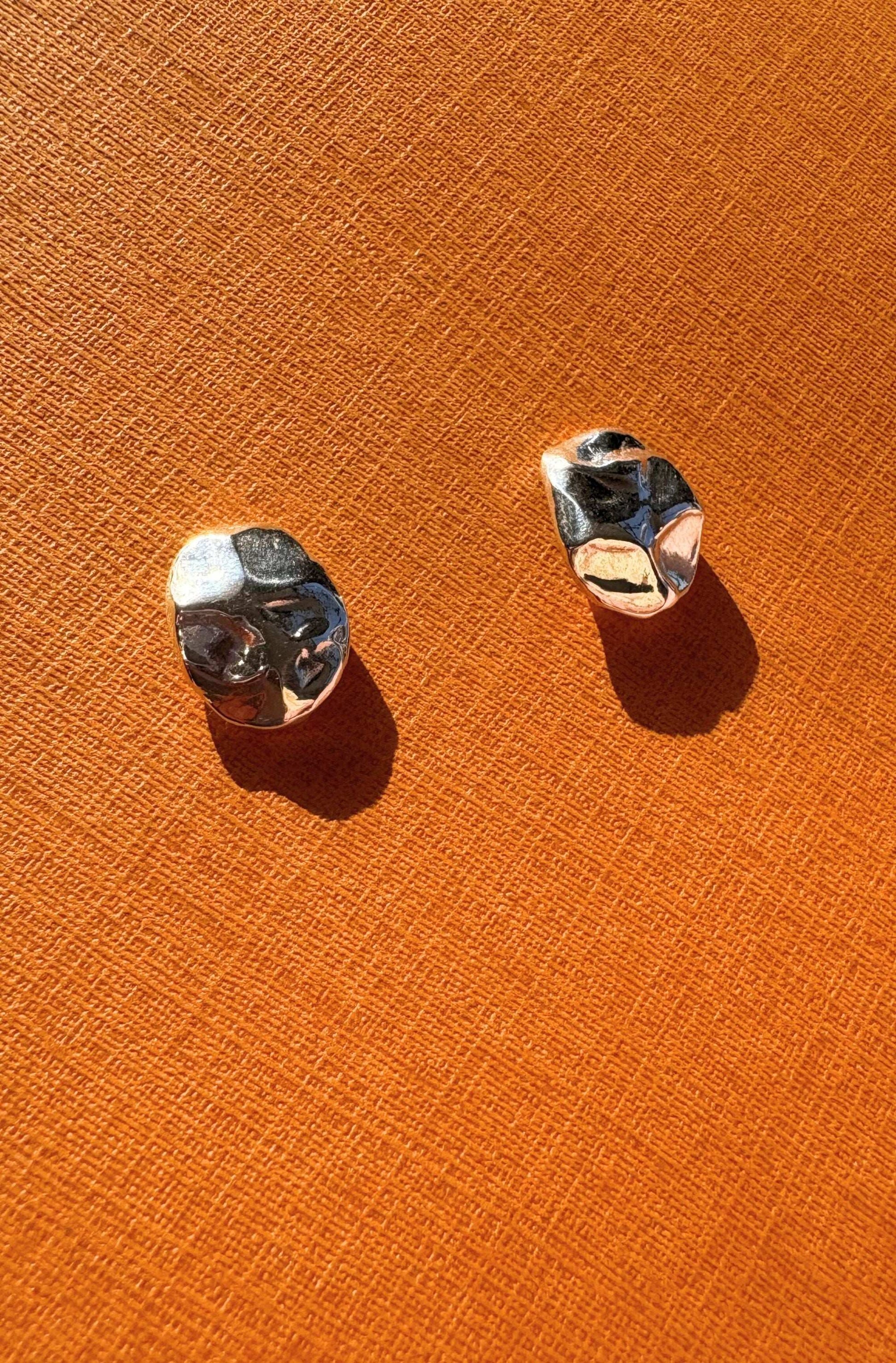 Drift Studs - Earrings 1