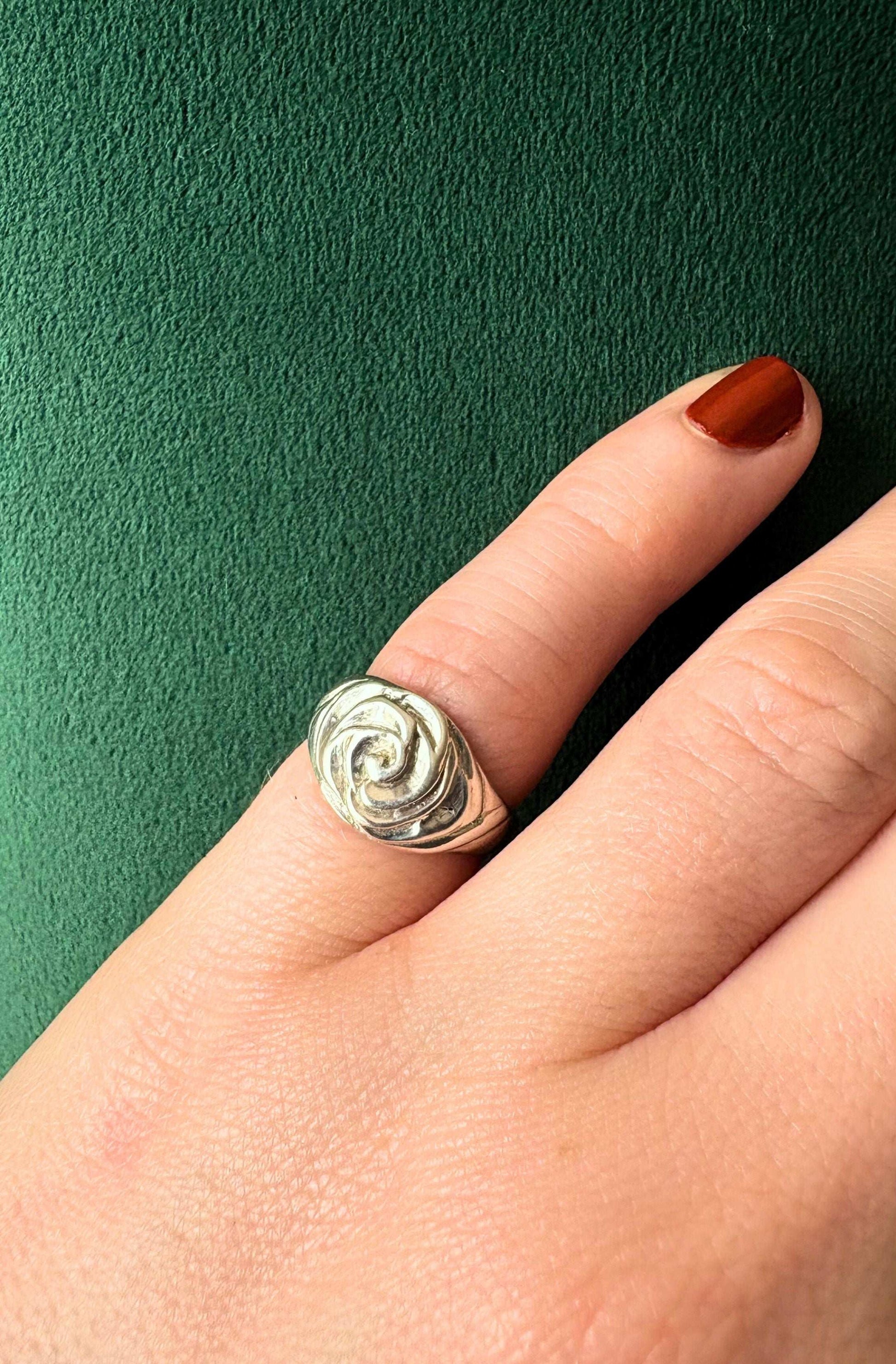 The Rose - Signet Ring
