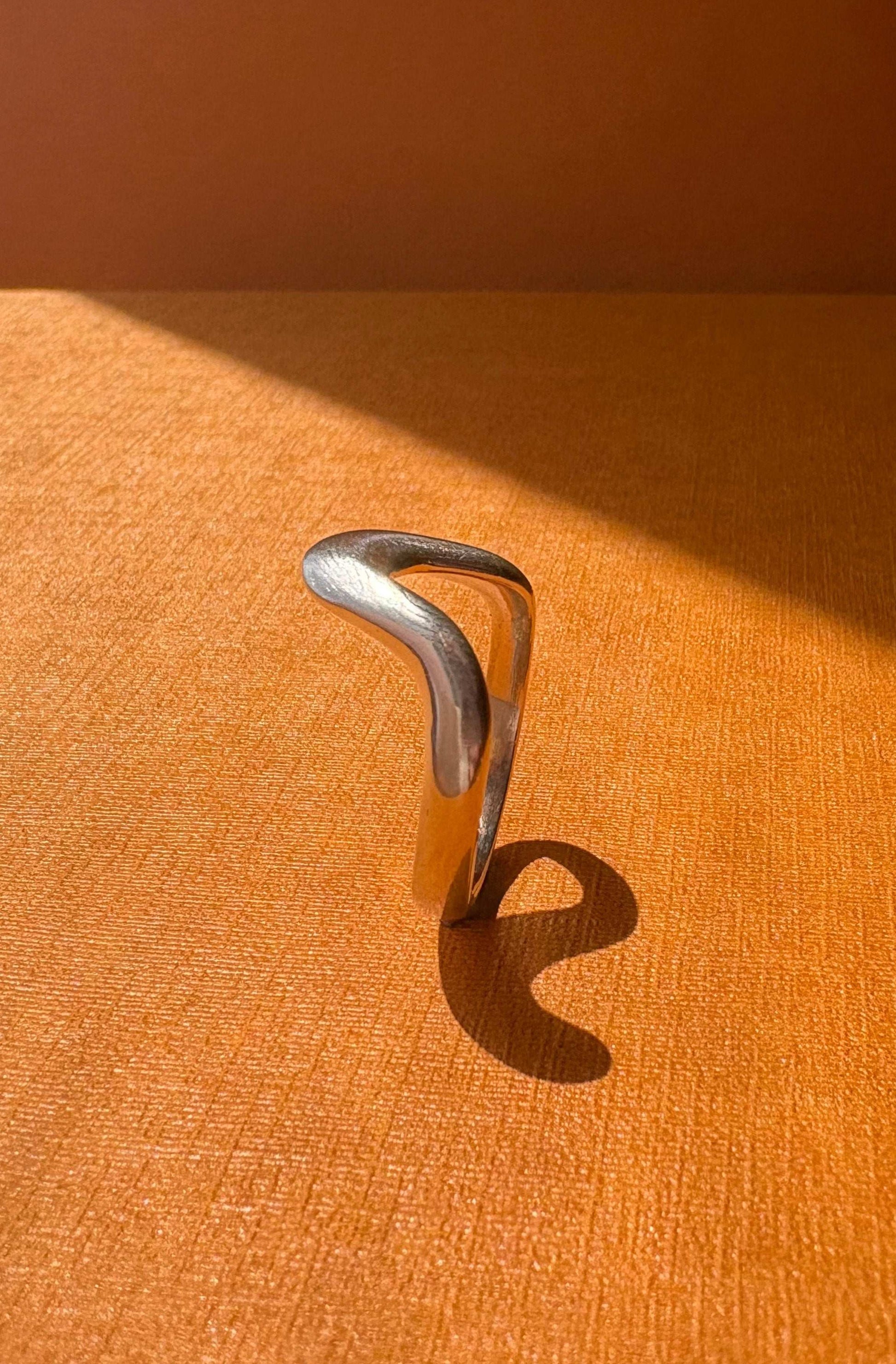 Deep Current - Wave Stacking Ring