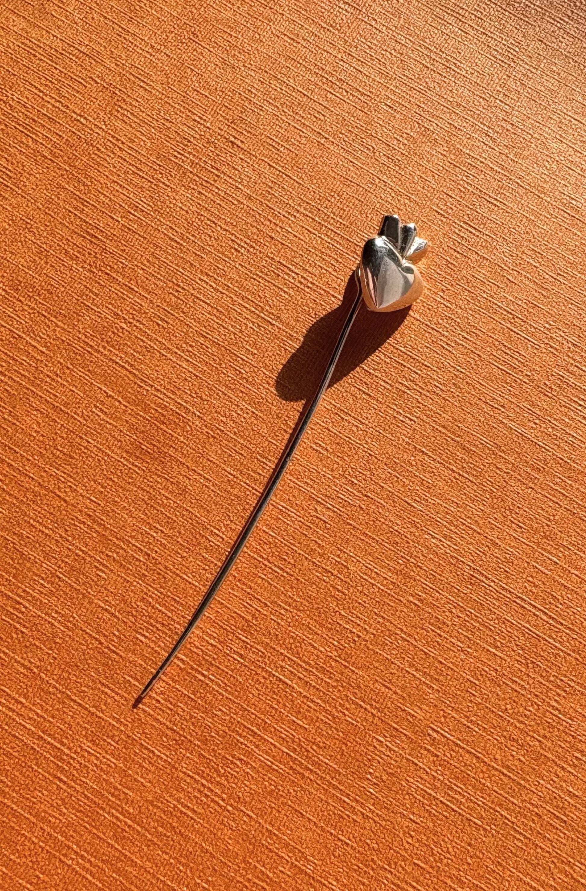 Noble Heart Lapel Pin - Midi