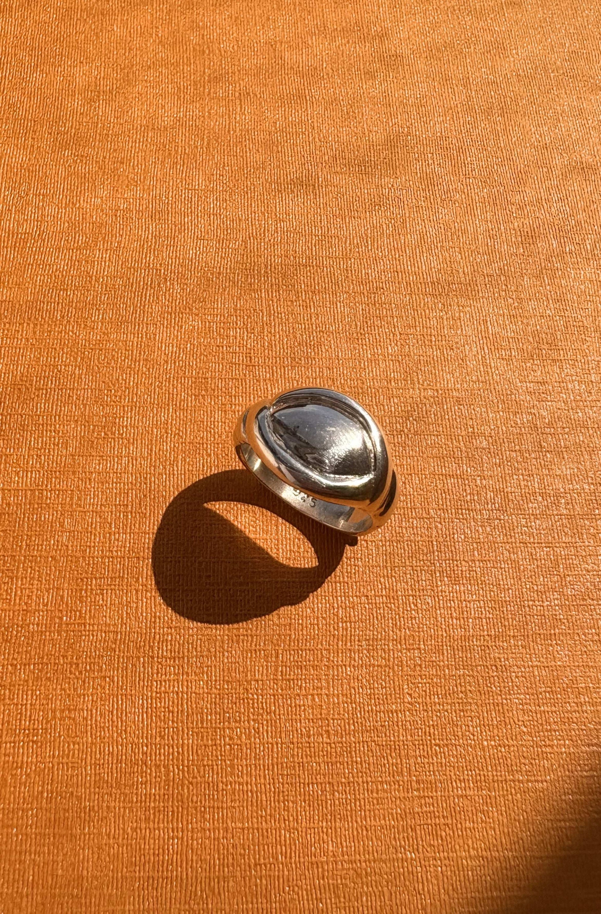 Ecliptica - Oval Signet Ring
