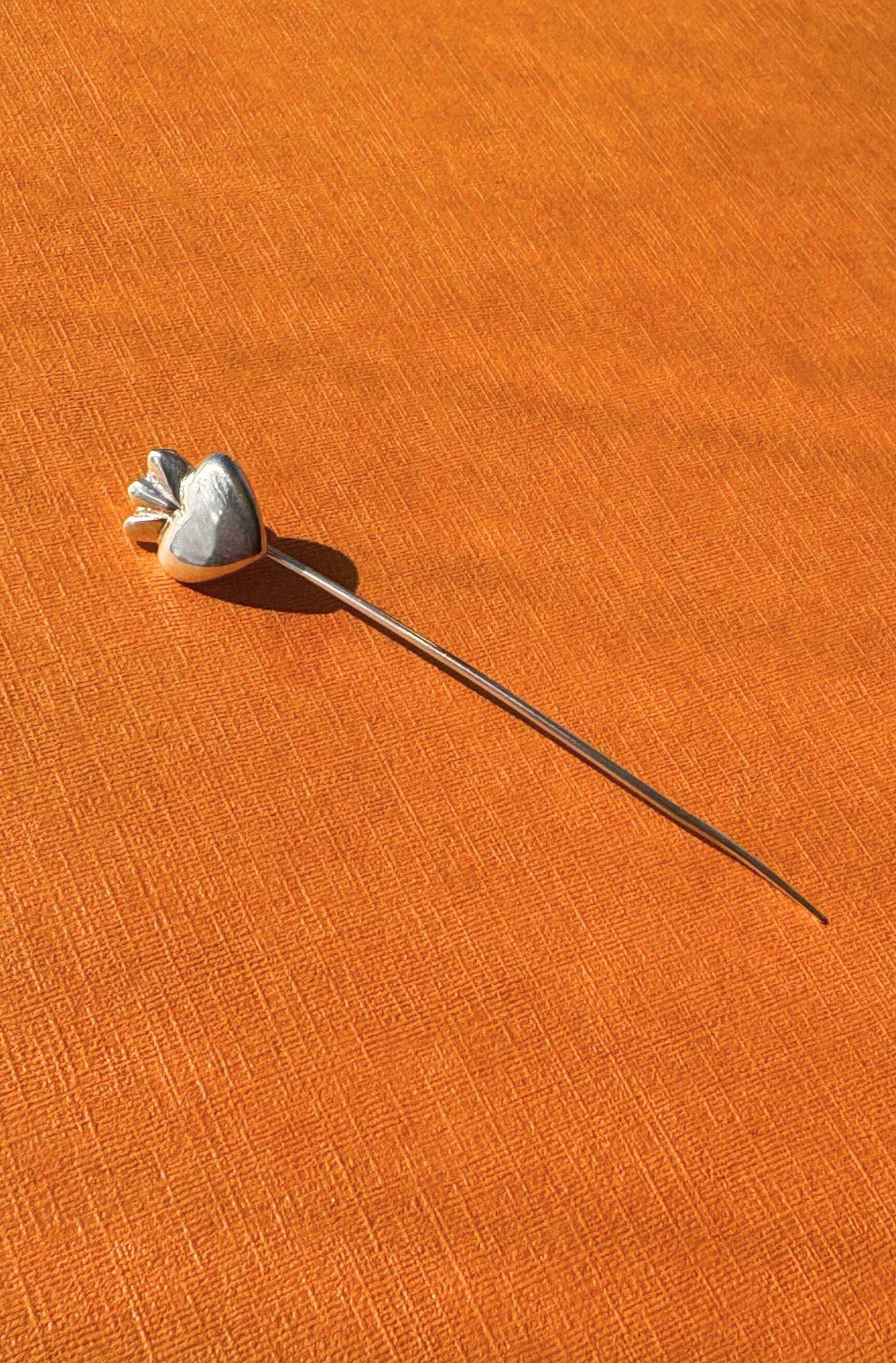 Noble Heart Lapel Pin - Midi