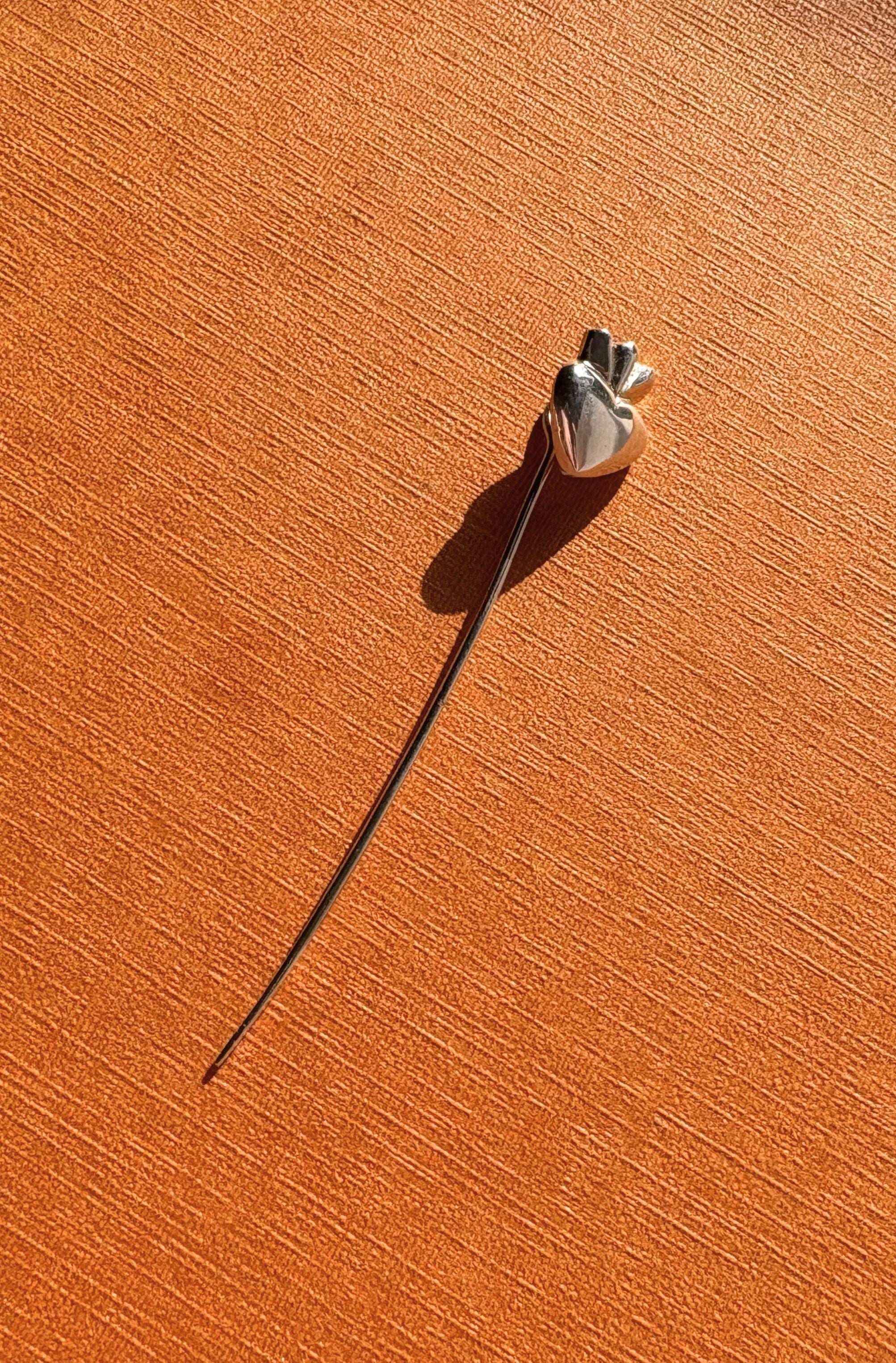 Noble Heart Lapel Pin - Midi