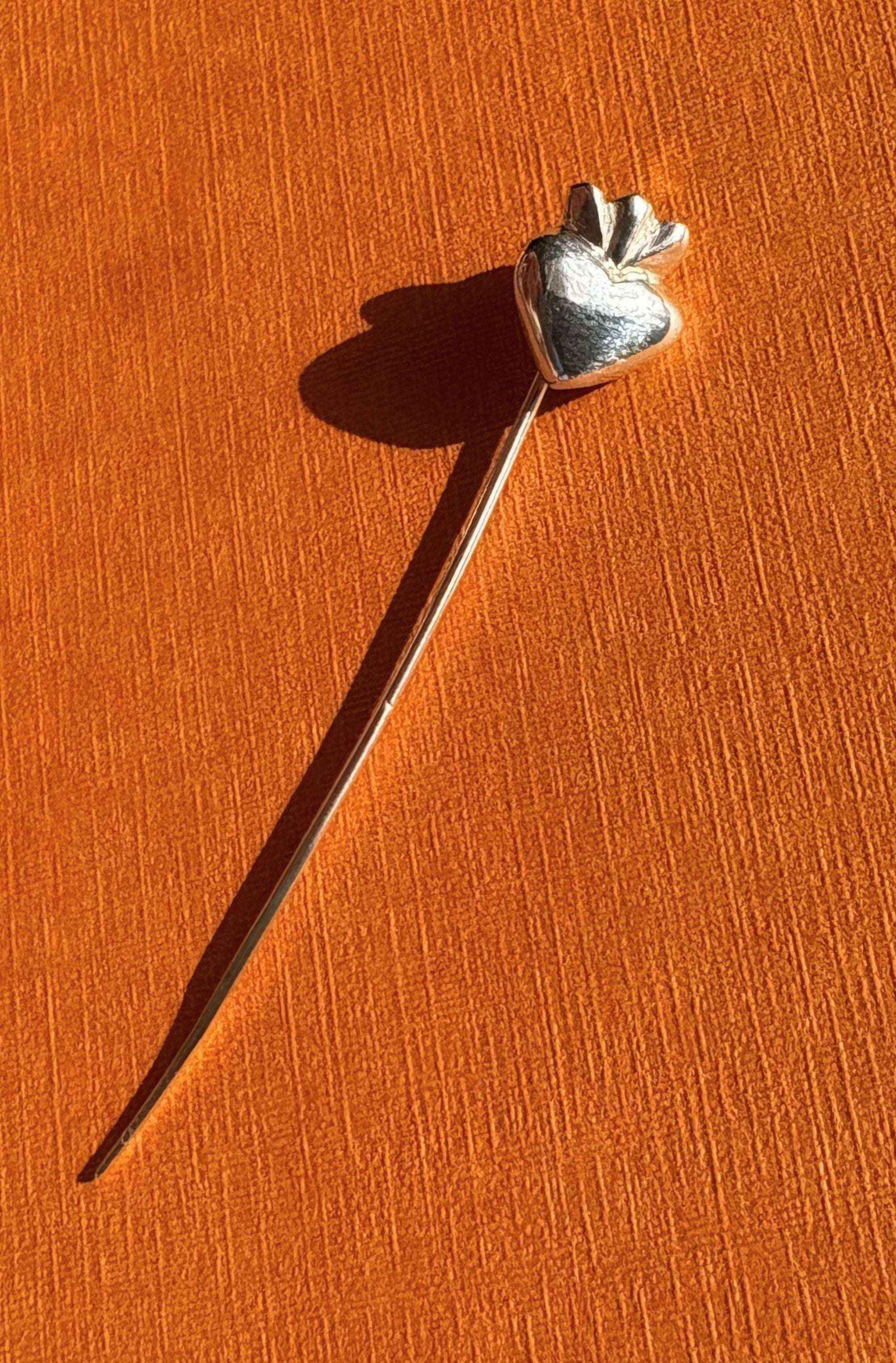 Noble Heart Lapel Pin - Midi