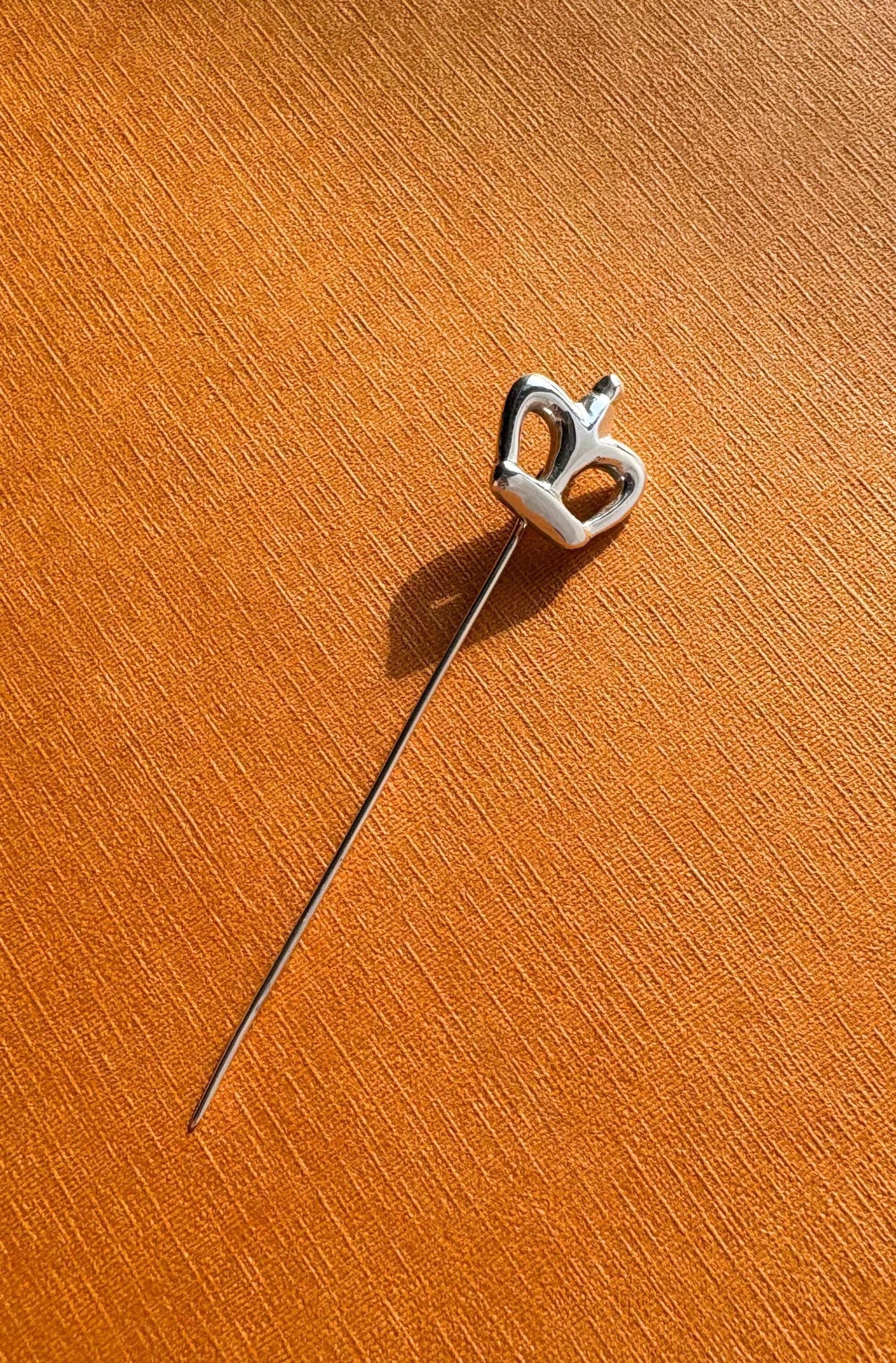 Sovereign - Crown Lapel Pin